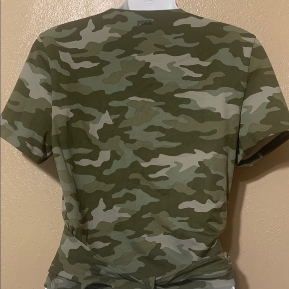 Pink Victoria Secret size L Camo Wrap Crop Top - Olive Green NWT - Picture 2 of 4